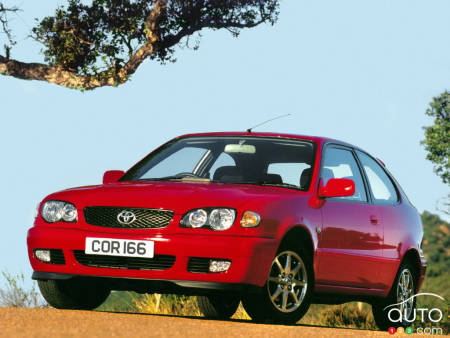 Toyota Corolla 3-portes (1999-2001)
